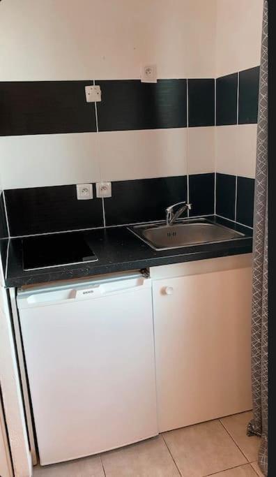 Charmant Studio De 23M2 Avignon Ngoại thất bức ảnh